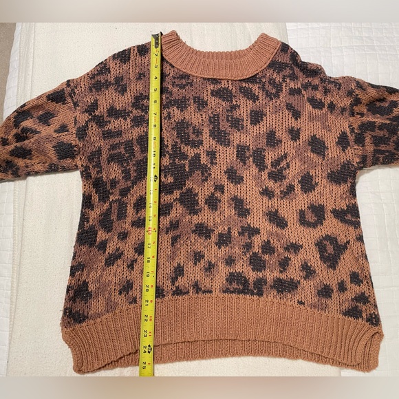 Leopard Print Slouchy Sweater - Picture 5 of 6